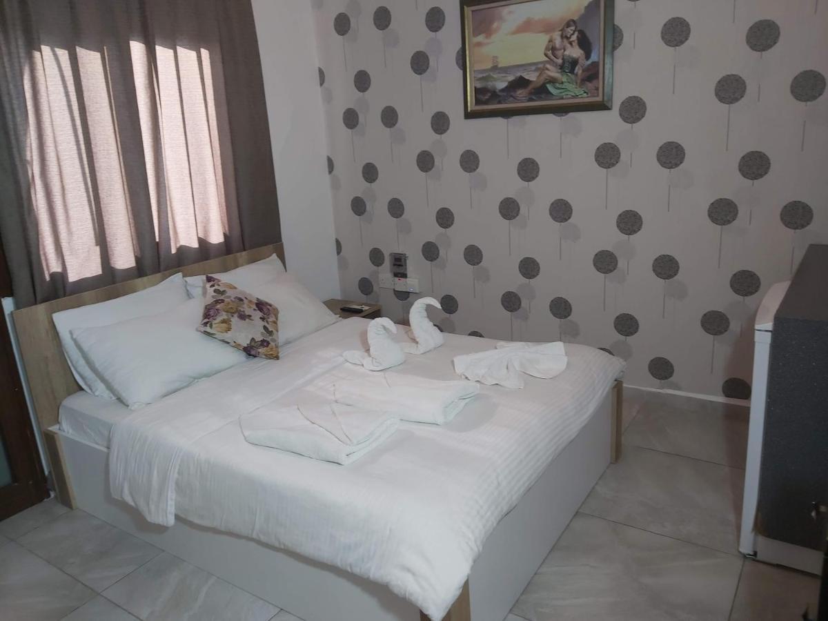 Compact Home Nicosia Exterior foto